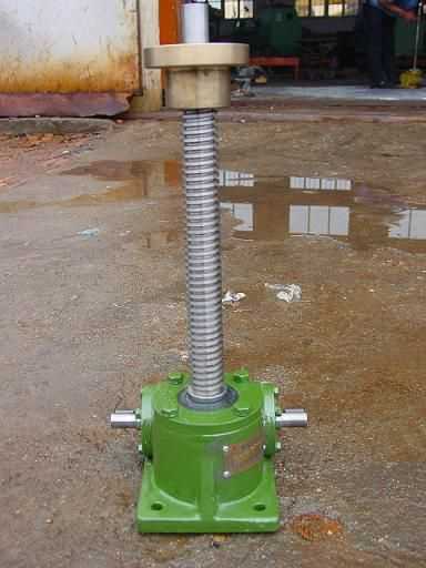 QWL系列蝸輪螺桿升降機